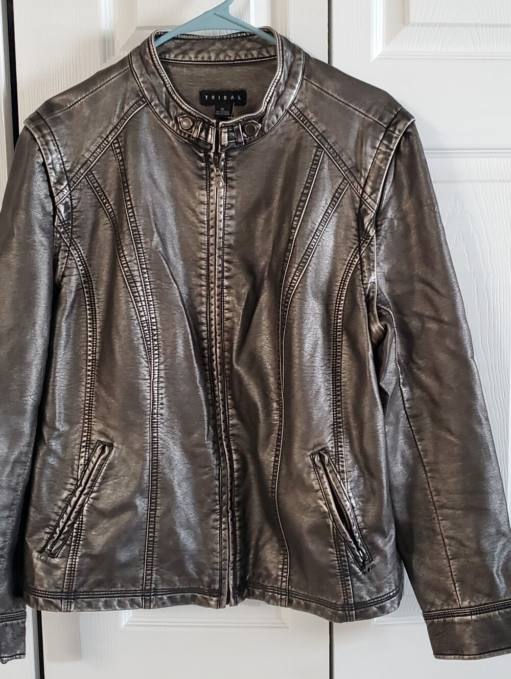 TRIBAL XL METALLIC SILVER EDGY . DUSTRESSED. LONG SLEEVE